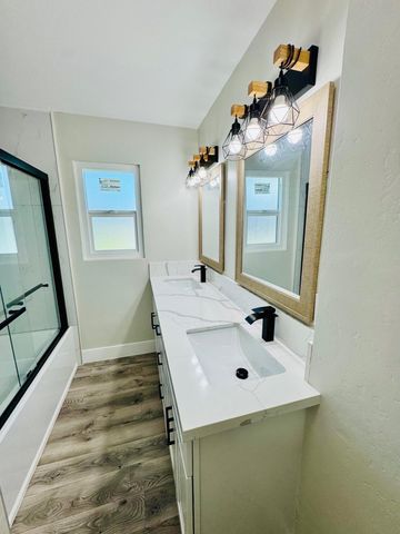 7900 Whirlaway Street, Bakersfield, CA 93307