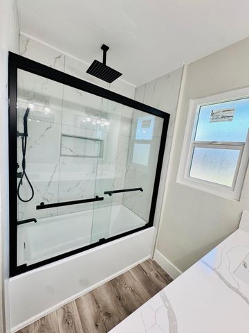 7900 Whirlaway Street, Bakersfield, CA 93307