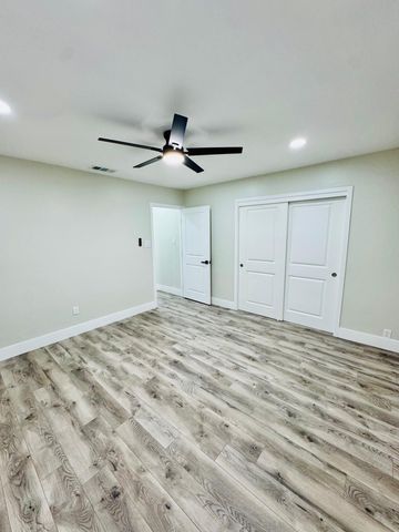 7900 Whirlaway Street, Bakersfield, CA 93307