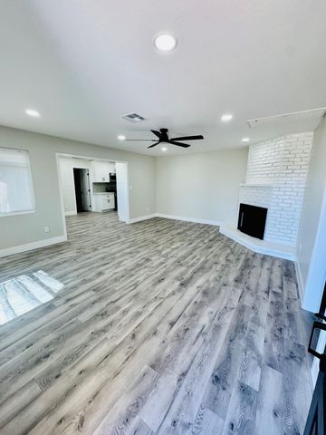 7900 Whirlaway Street, Bakersfield, CA 93307