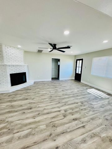 7900 Whirlaway Street, Bakersfield, CA 93307