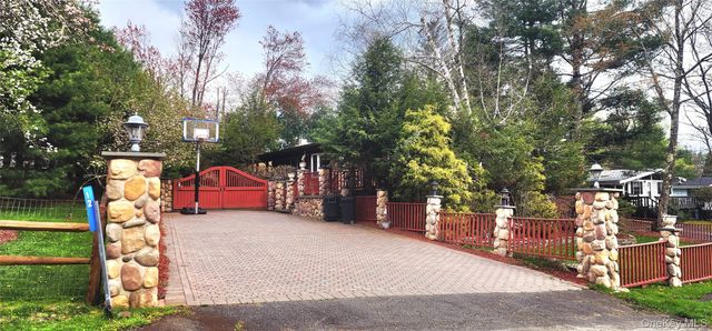 12 Donenfeld Drive, Kauneonga Lake, NY 12749