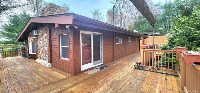 12 Donenfeld Drive, Kauneonga Lake, NY 12749
