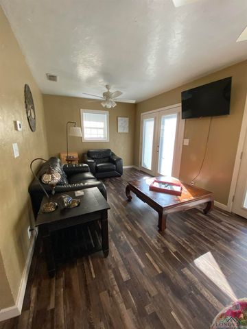 111 Inwood, Avinger, TX 75630