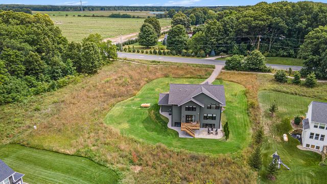 9030 S 8th Street, Schoolcraft, MI 49087