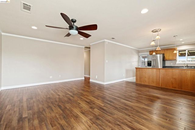 1621 Edgewood Dr, Oakley, CA 94561