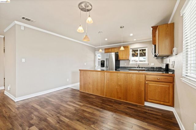 1621 Edgewood Dr, Oakley, CA 94561