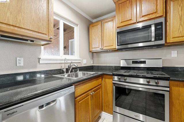 1621 Edgewood Dr, Oakley, CA 94561