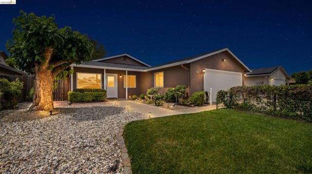 1621 Edgewood Dr, Oakley, CA 94561