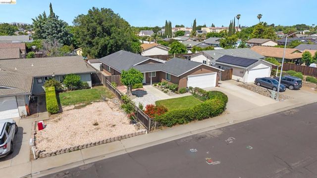 1621 Edgewood Dr, Oakley, CA 94561