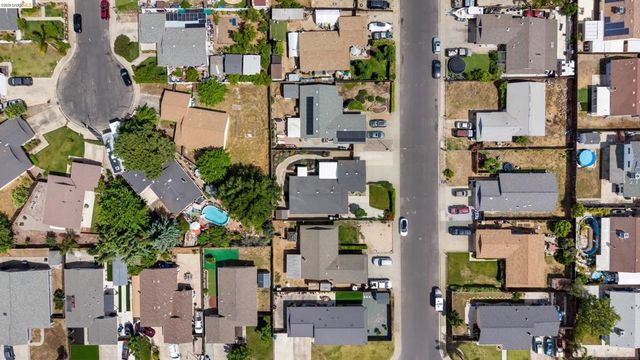 1621 Edgewood Dr, Oakley, CA 94561