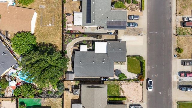 1621 Edgewood Dr, Oakley, CA 94561