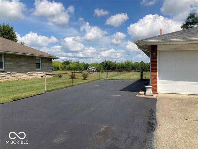 244 E 75th Street, Anderson, IN 46013