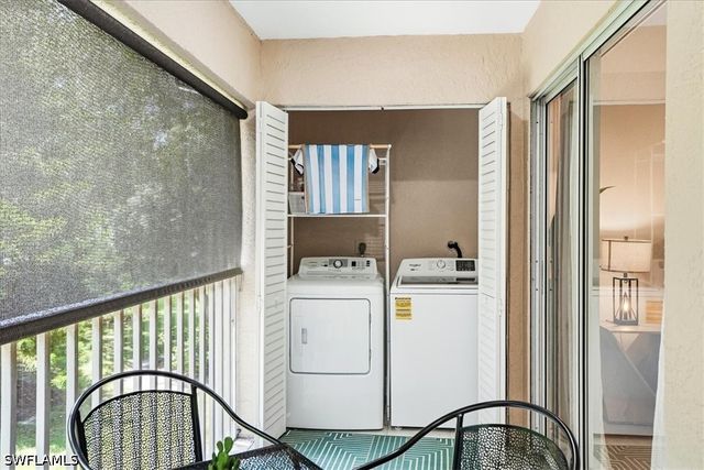 1714 Kings Lake BLVD 202, Naples, FL 34112