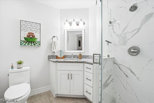 1714 Kings Lake BLVD 202, Naples, FL 34112
