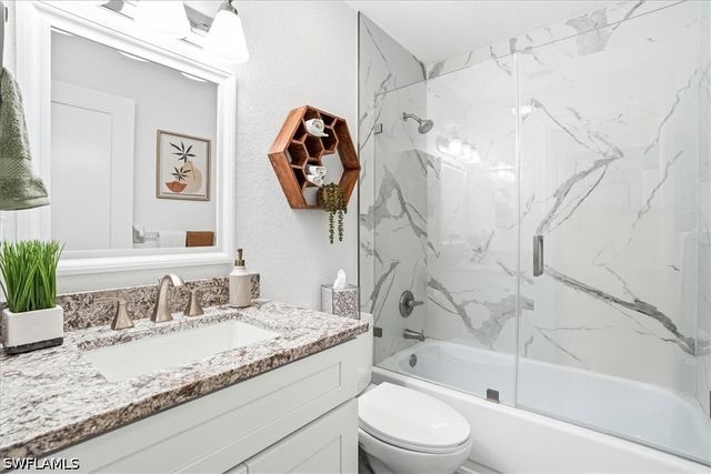 1714 Kings Lake BLVD 202, Naples, FL 34112