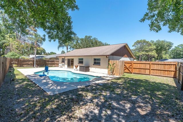 14006 CASCADE LANE, Tampa, FL 33618