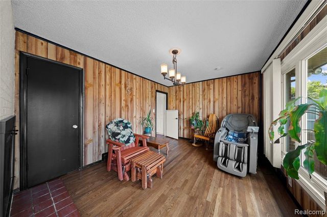 32515 Nottingham Knolls, Farmington, MI 48334