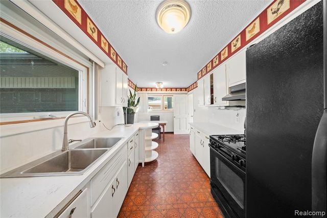 32515 Nottingham Knolls, Farmington, MI 48334
