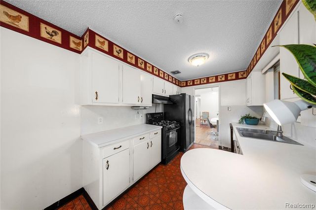 32515 Nottingham Knolls, Farmington, MI 48334
