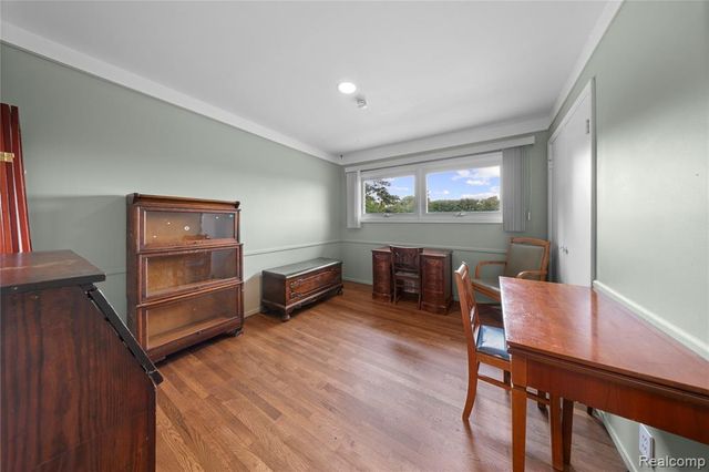 32515 Nottingham Knolls, Farmington, MI 48334