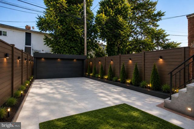 1321 S ST SE, Washington, DC 20020