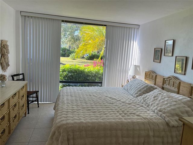 612 BIRD BAY DRIVE S 112CAR, Venice, FL 34285