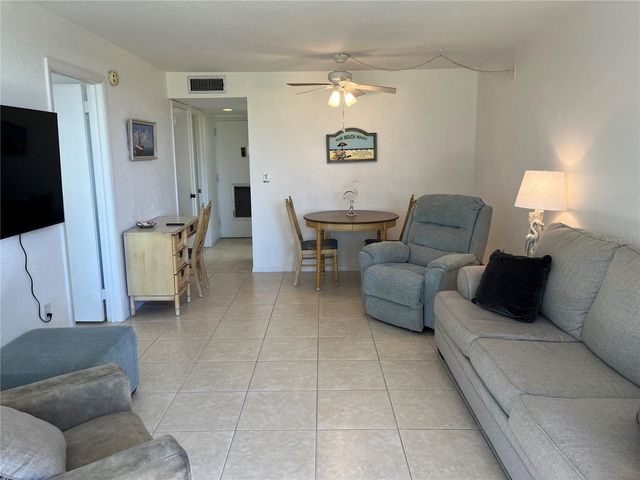 612 BIRD BAY DRIVE S 112CAR, Venice, FL 34285