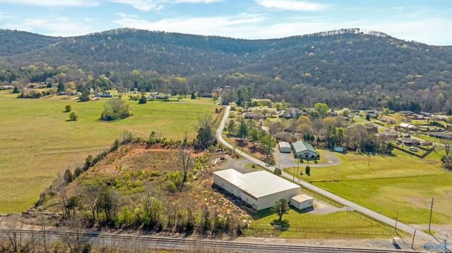 221 55th Street NE, Fort Payne, AL 35967