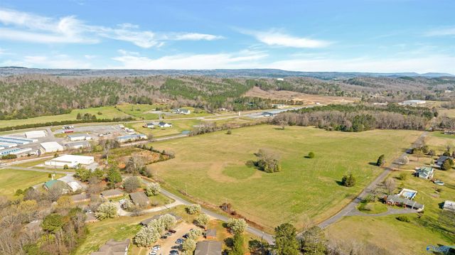 221 55th Street NE, Fort Payne, AL 35967