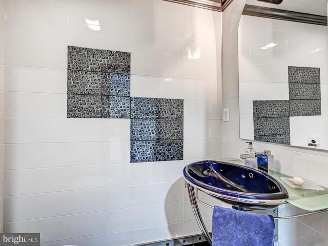 3213 WOODVALLEY DR, Pikesville, MD 21208