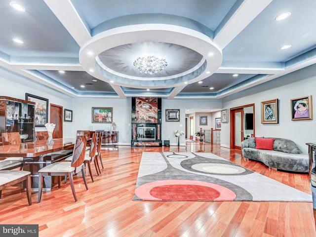 3213 WOODVALLEY DR, Pikesville, MD 21208