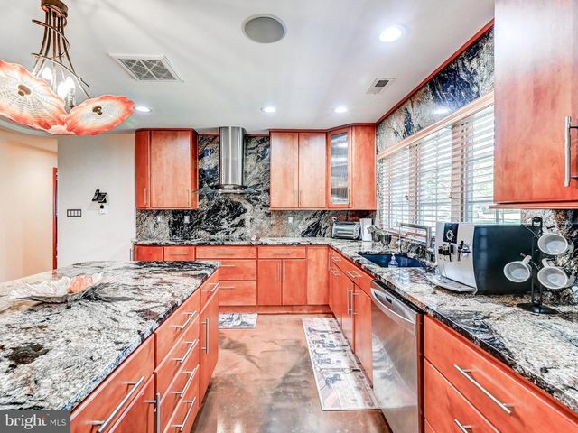 3213 WOODVALLEY DR, Pikesville, MD 21208