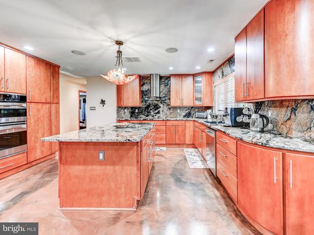 3213 WOODVALLEY DR, Pikesville, MD 21208
