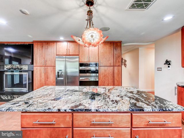 3213 WOODVALLEY DR, Pikesville, MD 21208