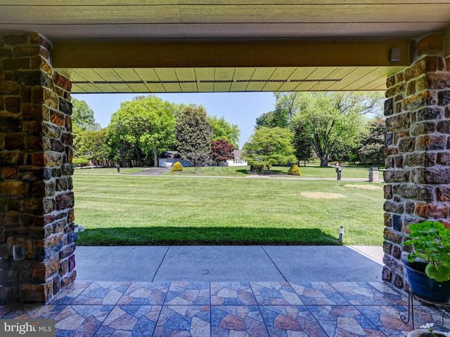3213 WOODVALLEY DR, Pikesville, MD 21208