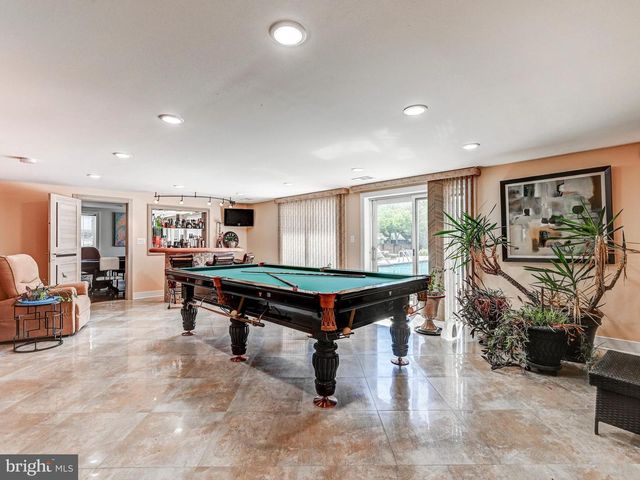 3213 WOODVALLEY DR, Pikesville, MD 21208
