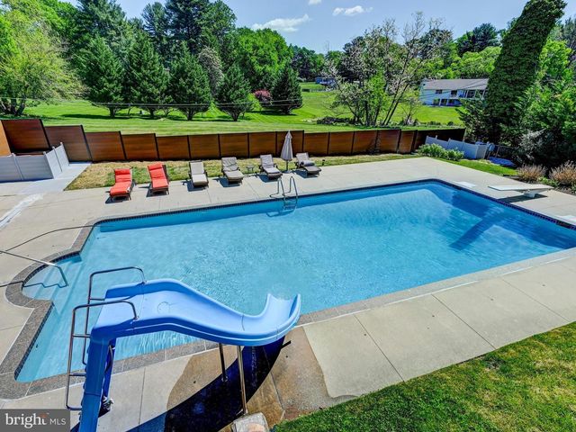 3213 WOODVALLEY DR, Pikesville, MD 21208
