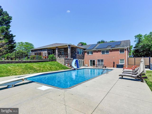 3213 WOODVALLEY DR, Pikesville, MD 21208
