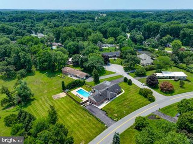 3213 WOODVALLEY DR, Pikesville, MD 21208