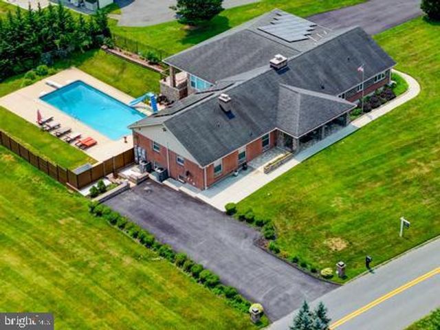 3213 WOODVALLEY DR, Pikesville, MD 21208