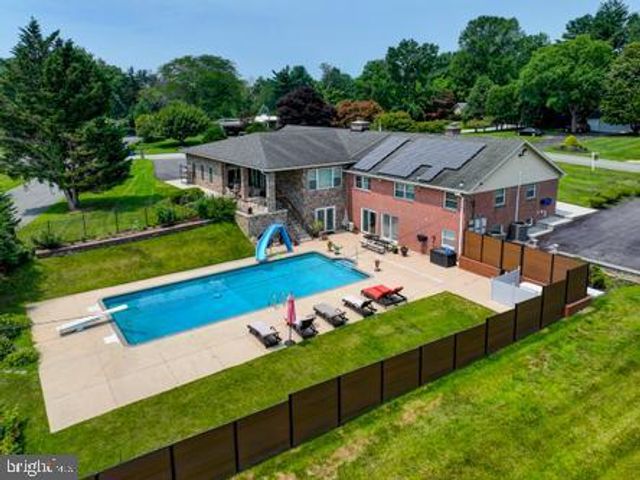 3213 WOODVALLEY DR, Pikesville, MD 21208