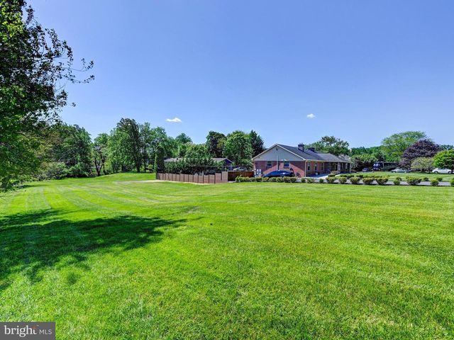 3213 WOODVALLEY DR, Pikesville, MD 21208