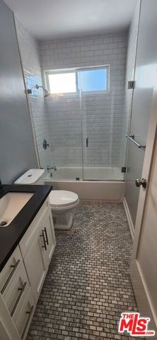 1024 S Cloverdale Avenue, Los Angeles, CA 90019