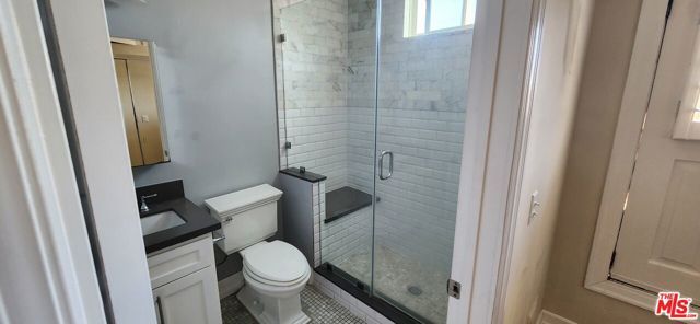 1024 S Cloverdale Avenue, Los Angeles, CA 90019