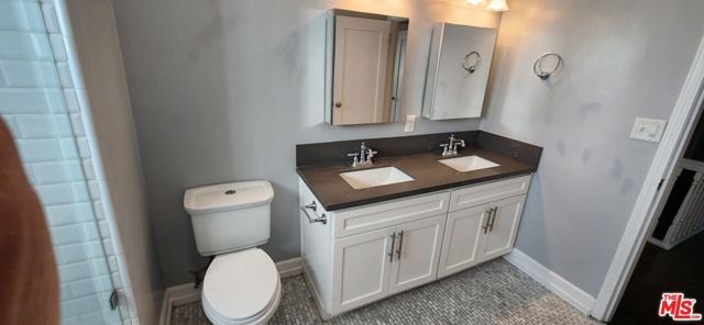 1024 S Cloverdale Avenue, Los Angeles, CA 90019