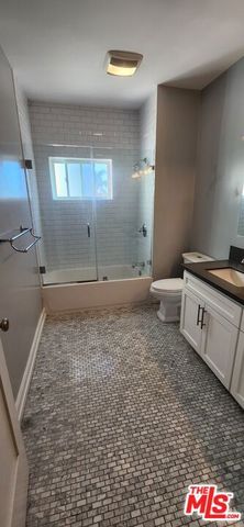 1024 S Cloverdale Avenue, Los Angeles, CA 90019