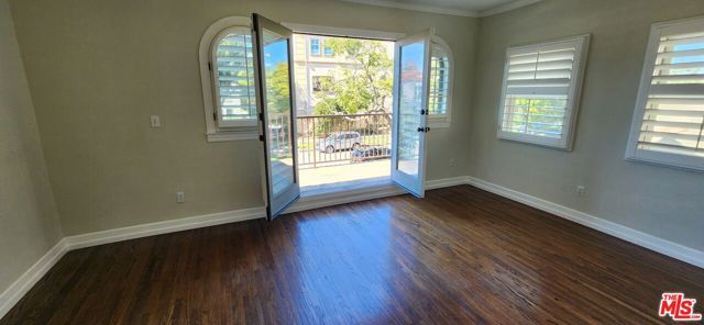 1024 S Cloverdale Avenue, Los Angeles, CA 90019