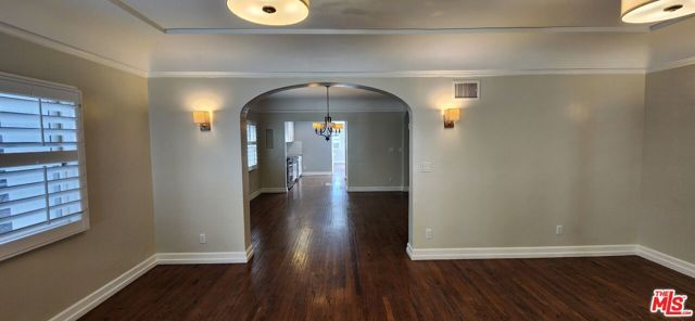 1024 S Cloverdale Avenue, Los Angeles, CA 90019