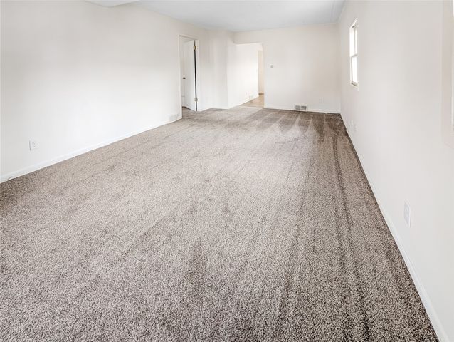 6301 SW 10th Street, Des Moines, IA 50315